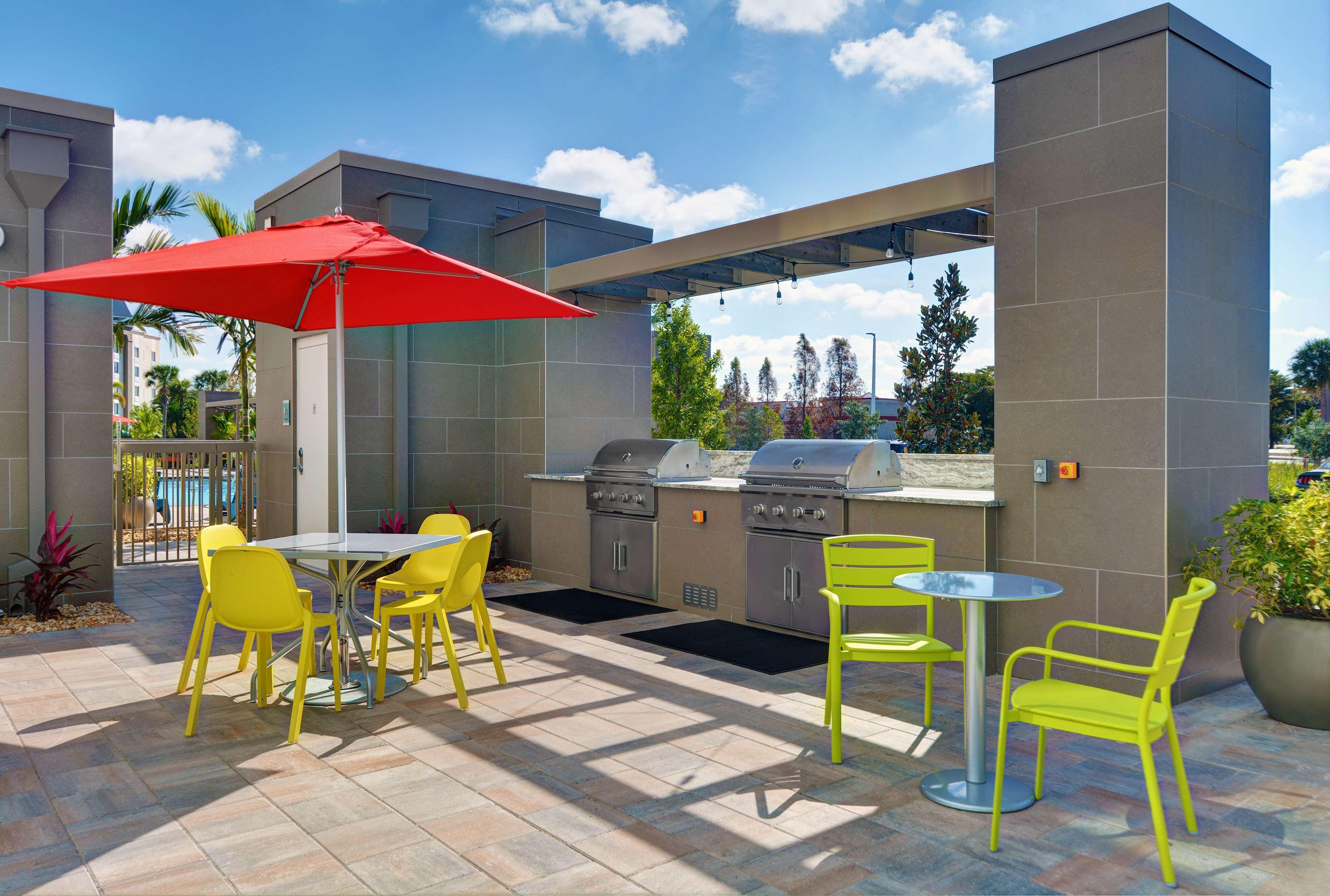 Home2 Suites By Hilton Fort Myers Colonial Blvd מראה חיצוני תמונה
